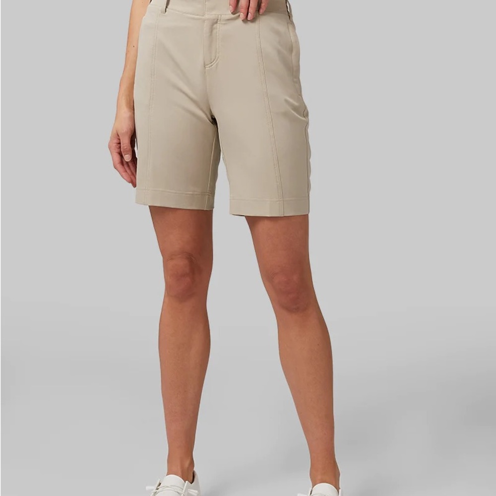 32 Degrees Women’s Stretch Woven Bermuda Short
